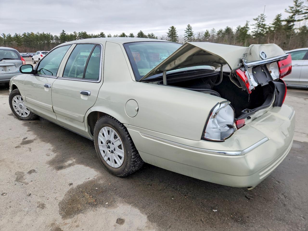 2005 MERCURY GRAND MARQUIS GS photo 3