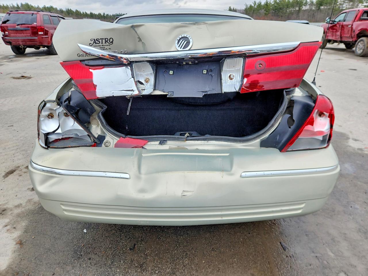2005 MERCURY GRAND MARQUIS GS photo 11
