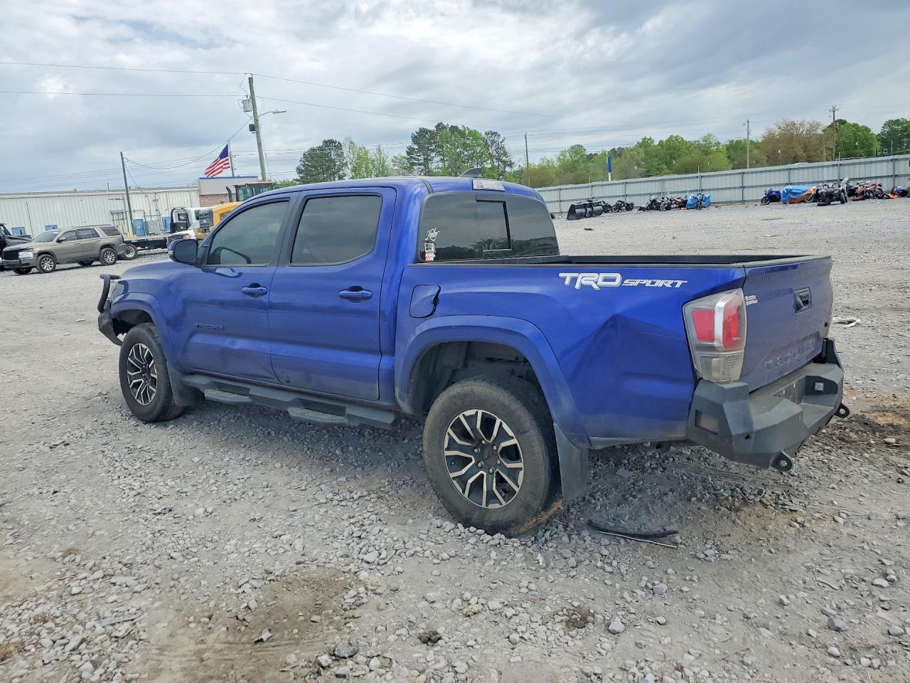 2022 TOYOTA TACOMA TRD SPORT photo 3