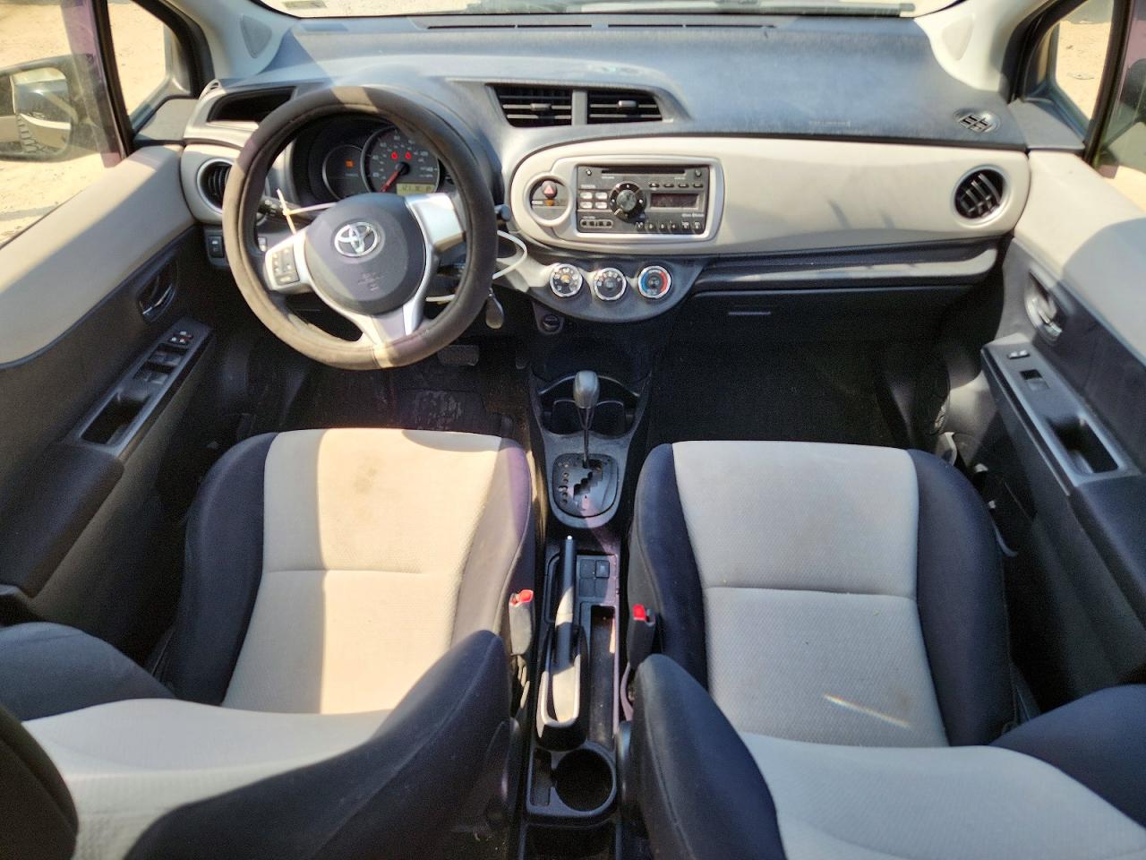 2012 TOYOTA YARIS 5-DOOR LE photo 8