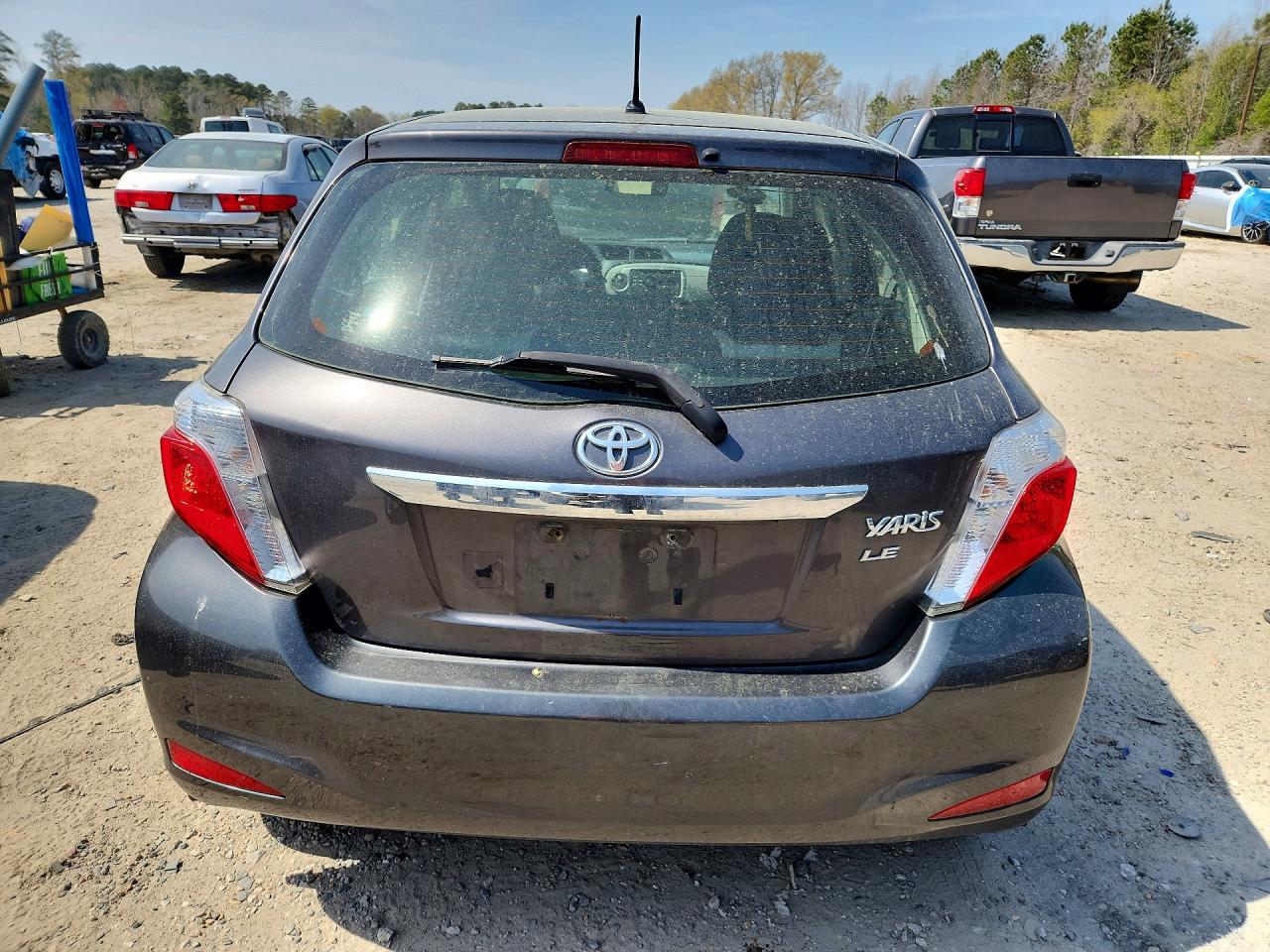 2012 TOYOTA YARIS 5-DOOR LE photo 6