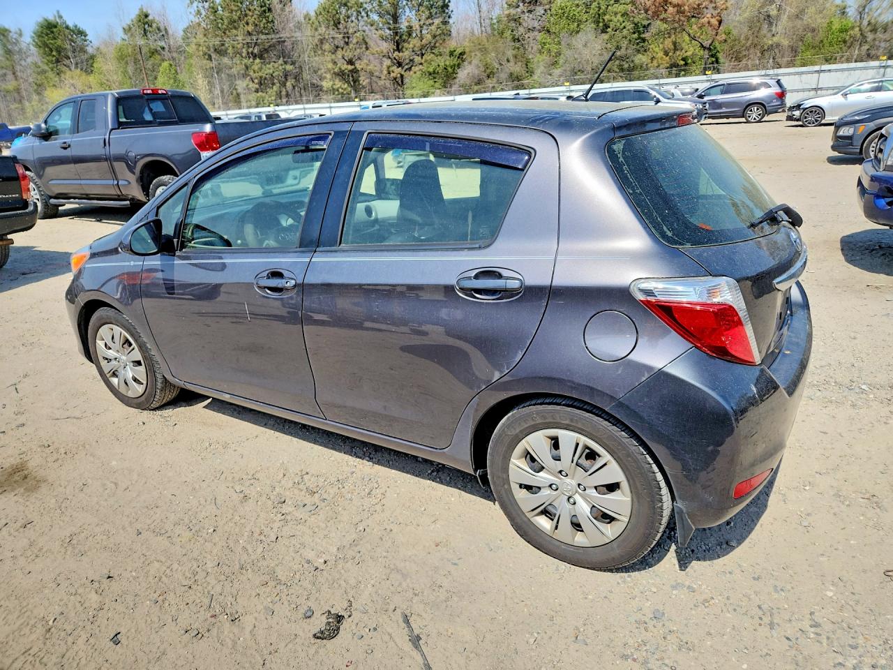 2012 TOYOTA YARIS 5-DOOR LE photo 2