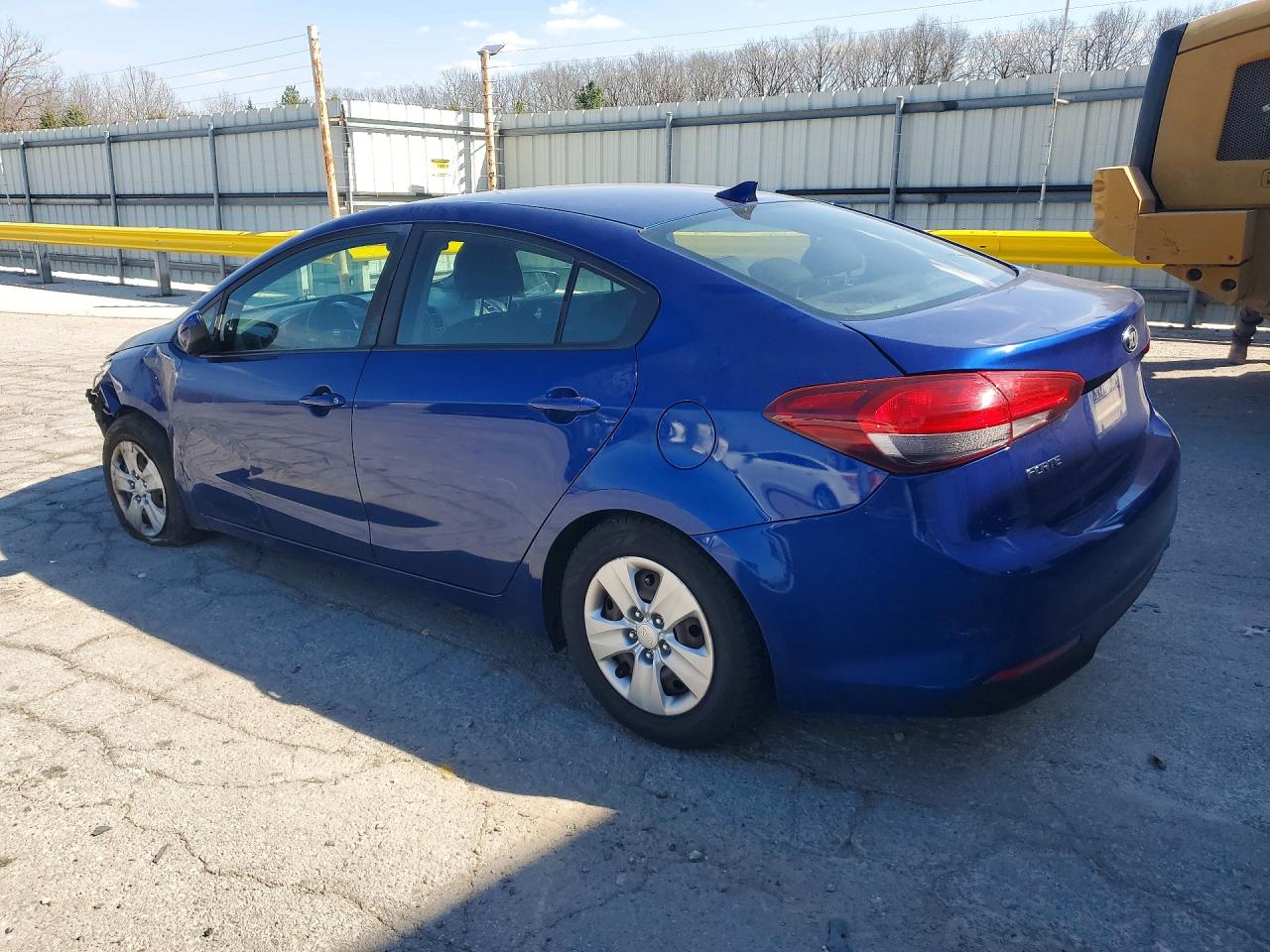 2018 KIA FORTE LX photo 2