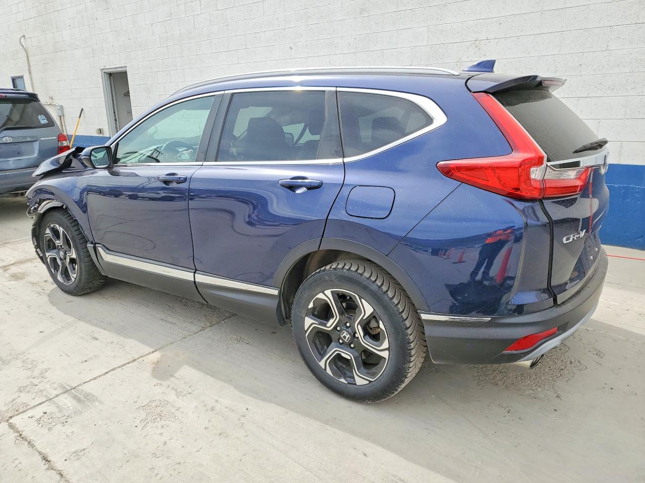 2018 HONDA CR-V TOURING photo 3