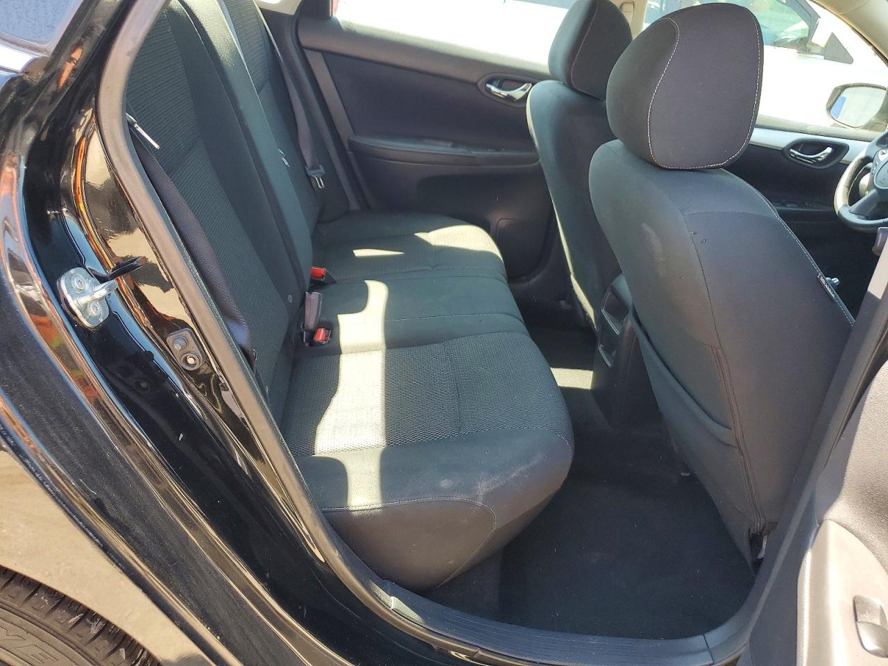 2019 NISSAN SENTRA S photo 10