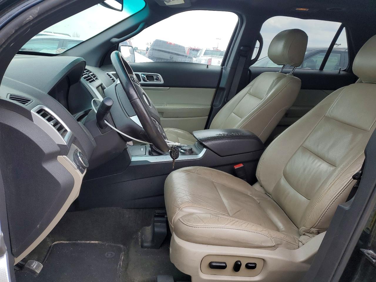 2015 FORD EXPLORER XLT photo 19