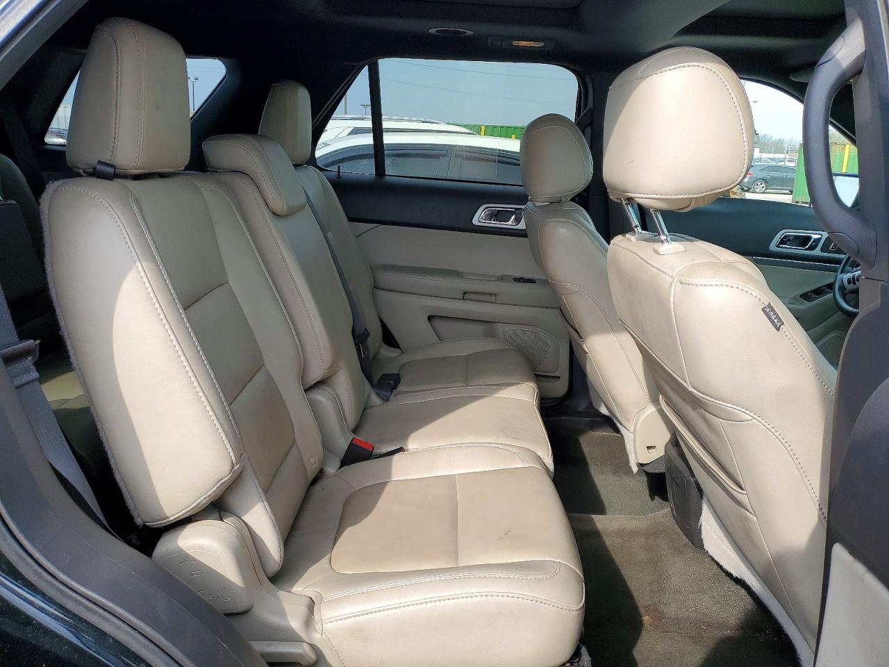 2015 FORD EXPLORER XLT photo 31