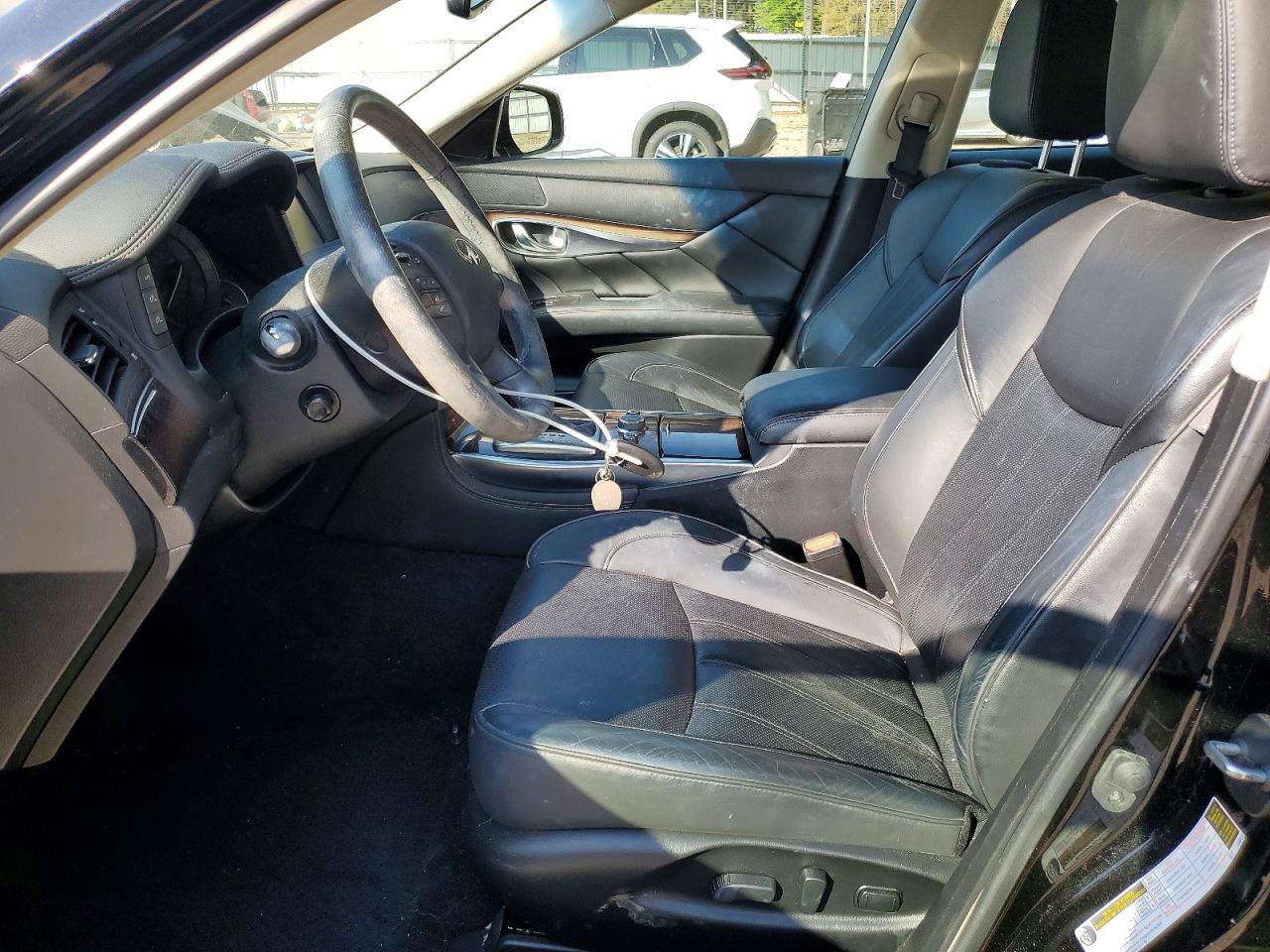 2015 INFINITI Q70L 3.7 photo 7