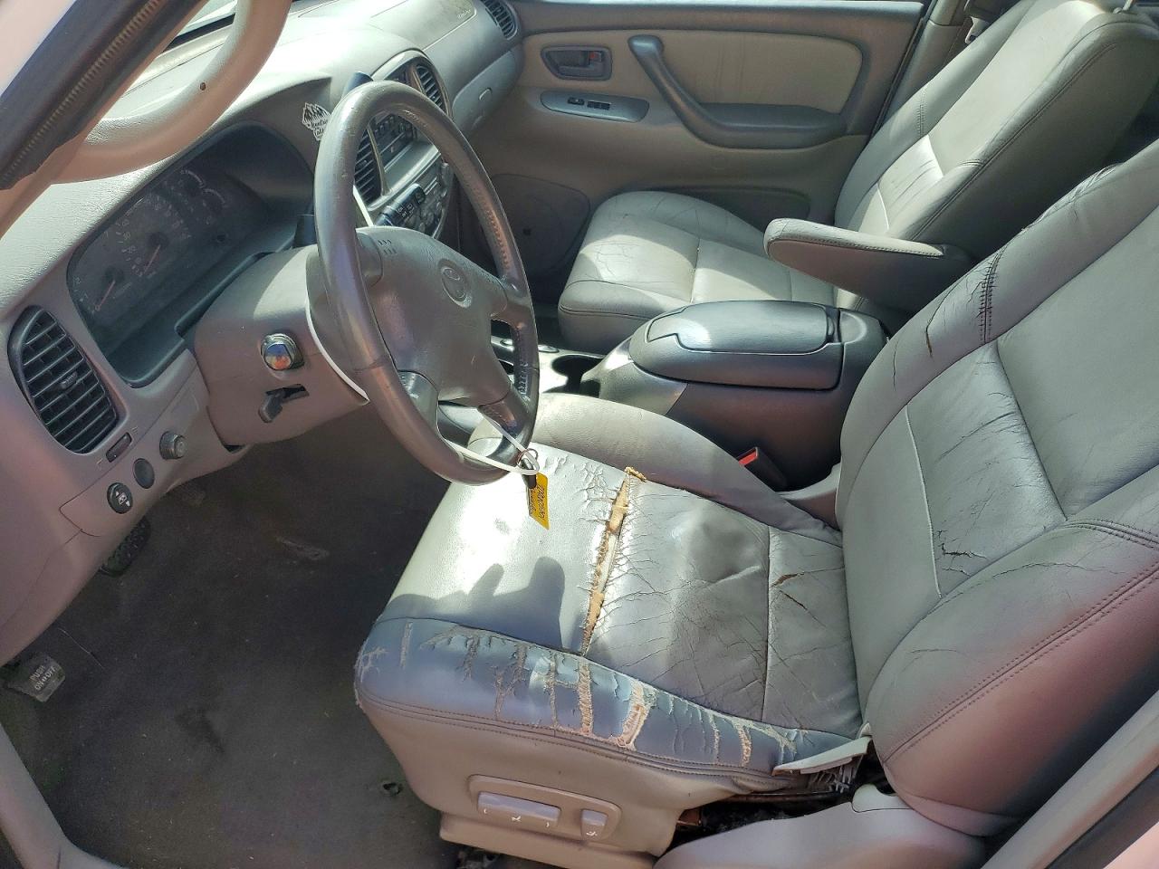 2002 TOYOTA SEQUOIA photo 19