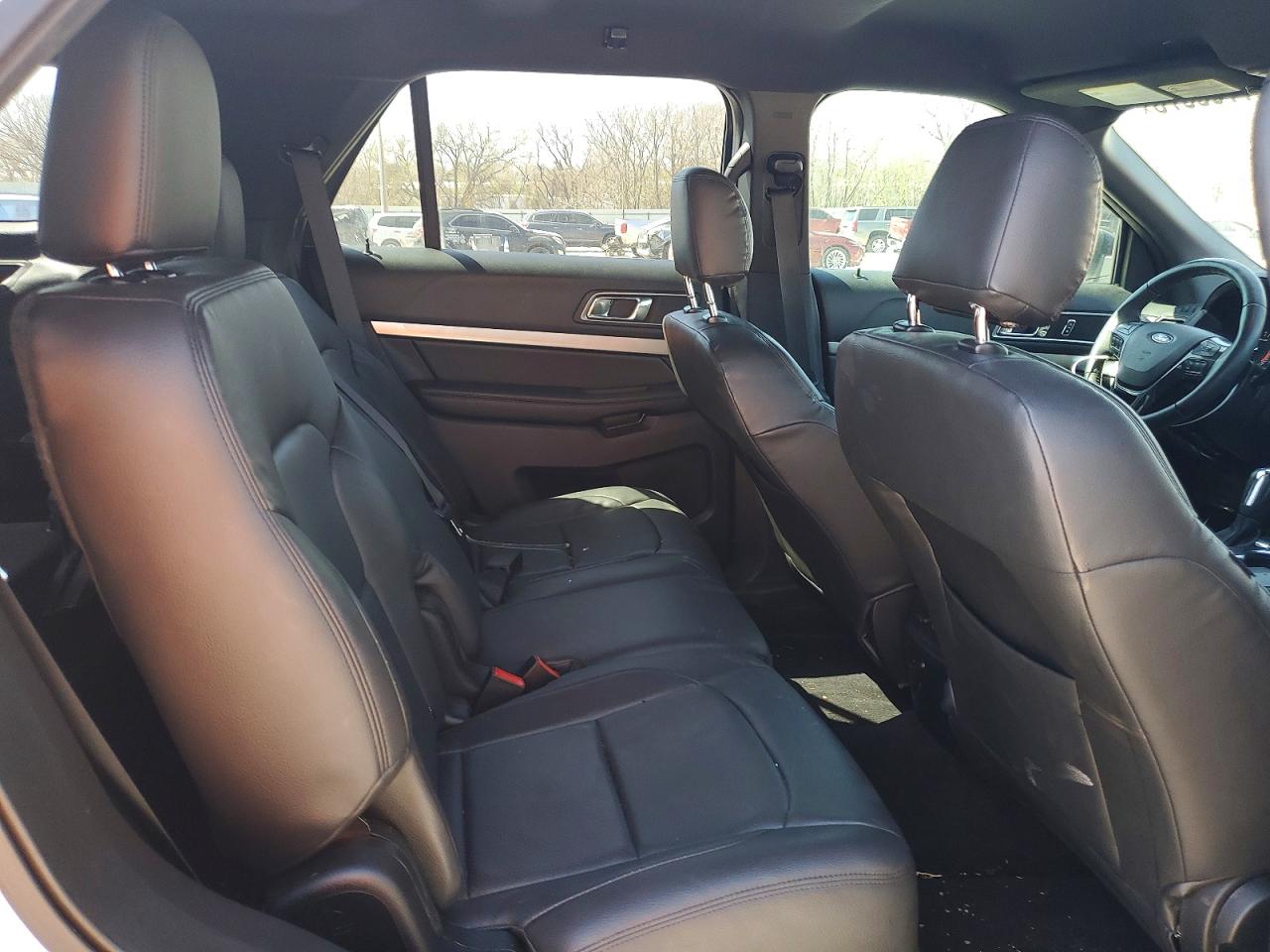 2018 FORD EXPLORER XLT photo 31