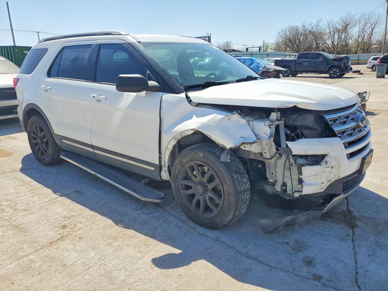 2018 FORD EXPLORER XLT photo 10
