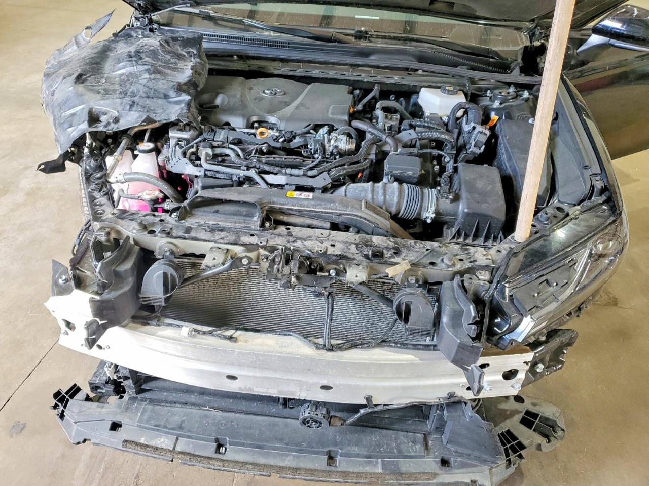 2025 TOYOTA CAMRY SE photo 31