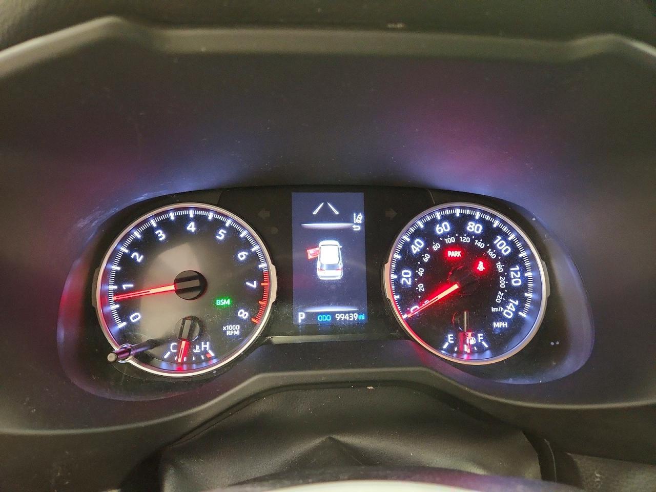 2021 TOYOTA RAV4 XLE photo 17