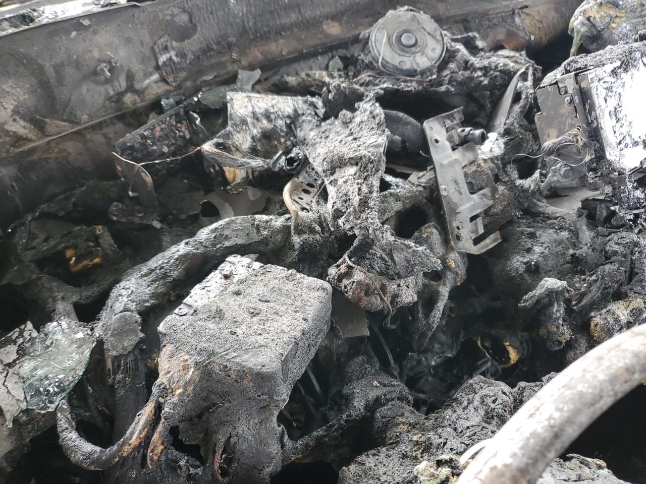 2009 TOYOTA PRIUS photo 25
