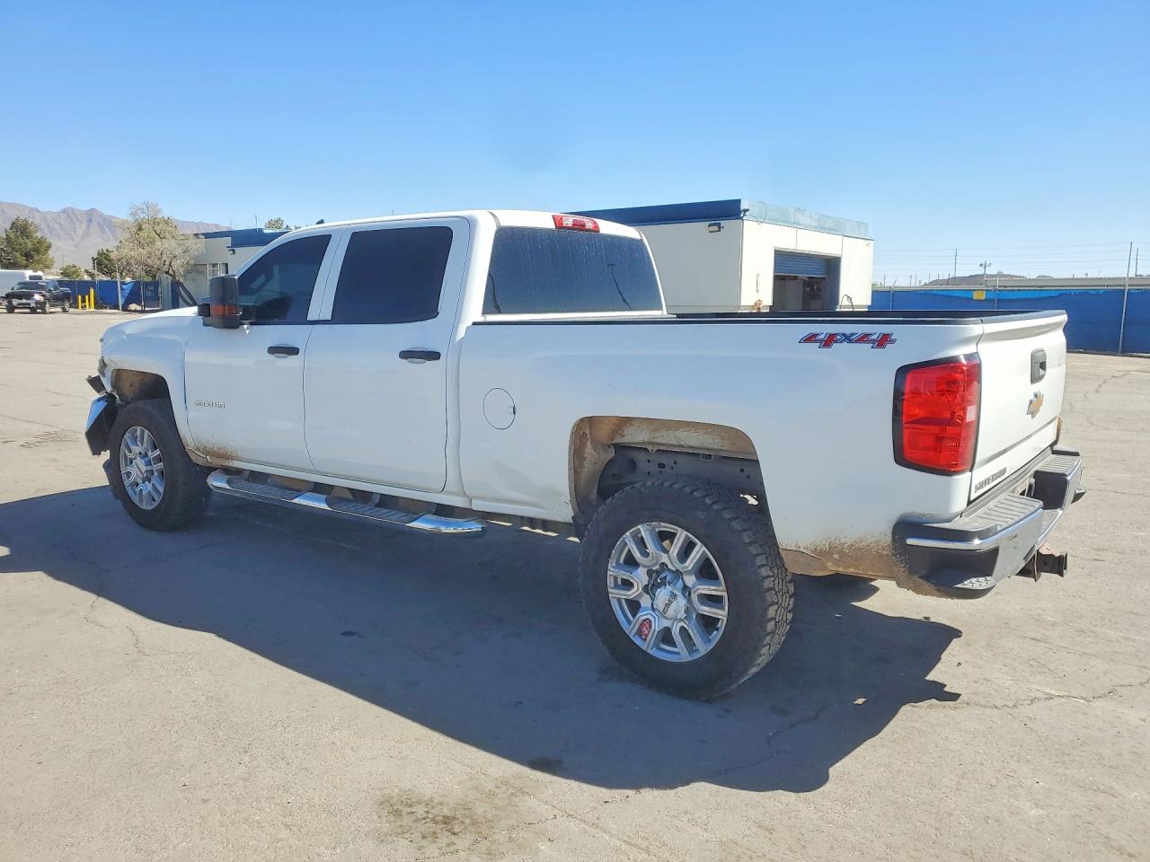 2016 CHEVROLET SILVERADO K2500 HEAVY DUTY photo 4