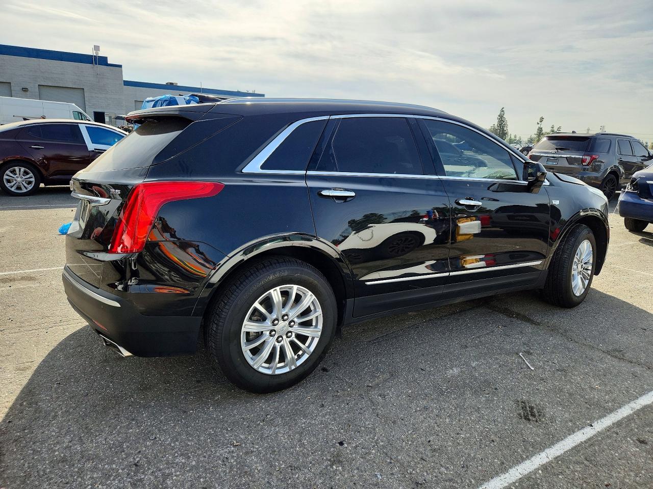 2017 CADILLAC XT5 photo 5