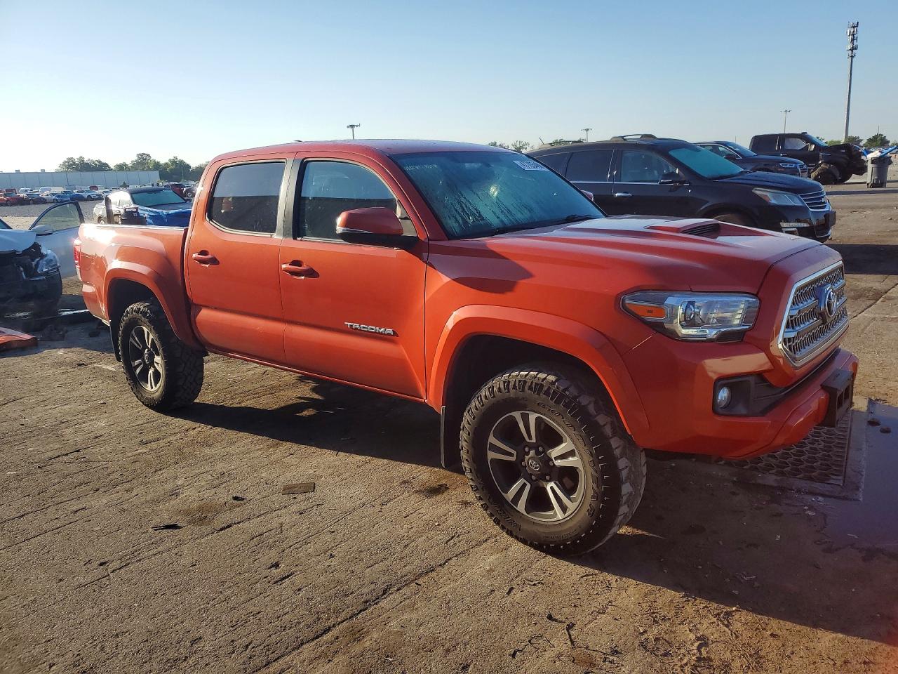 2017 TOYOTA TACOMA TRD SPORT photo 4