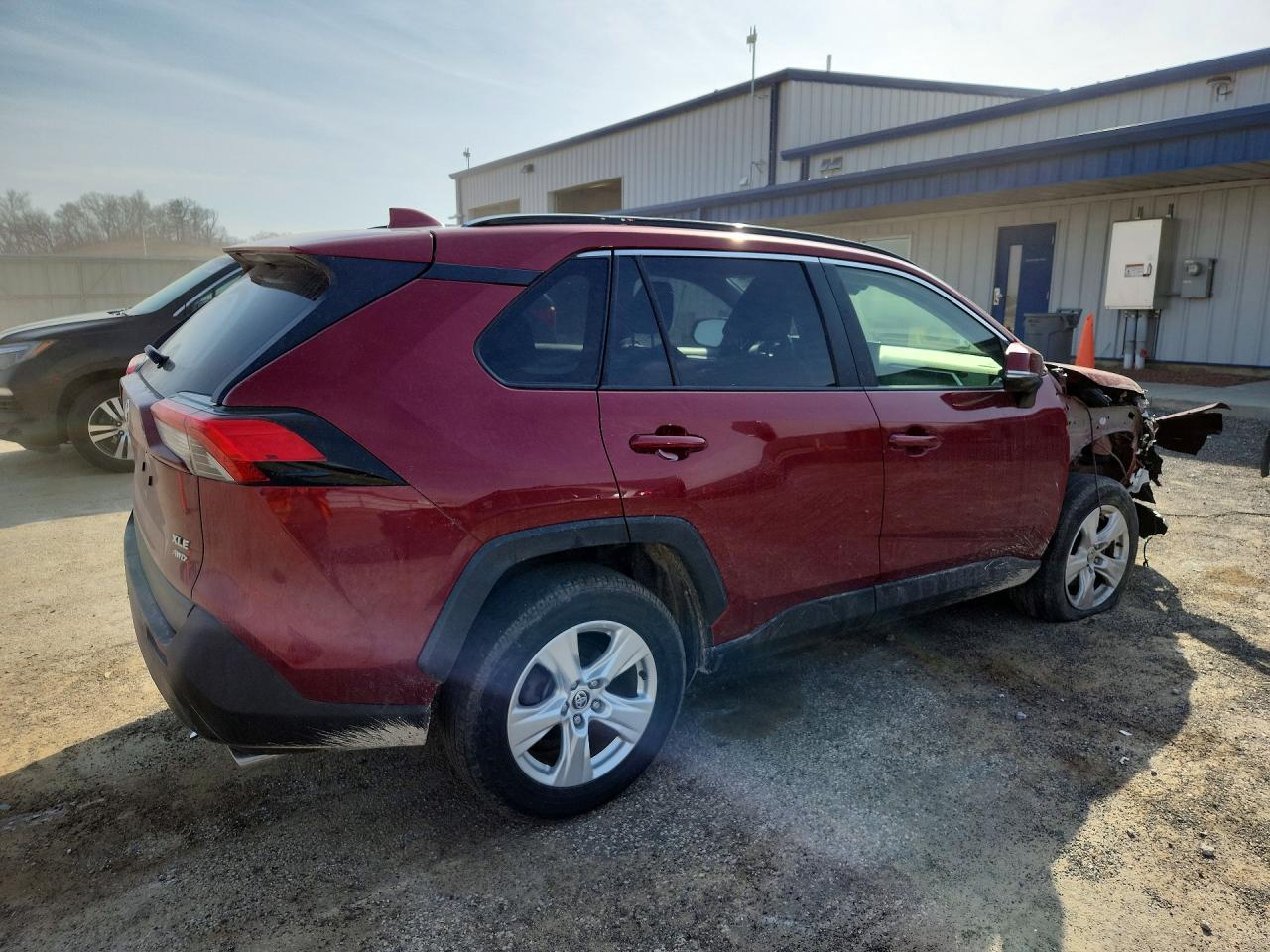 2021 TOYOTA RAV4 XLE photo 5