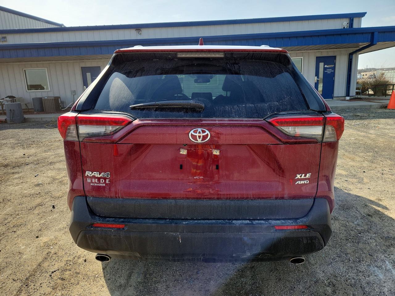 2021 TOYOTA RAV4 XLE photo 11