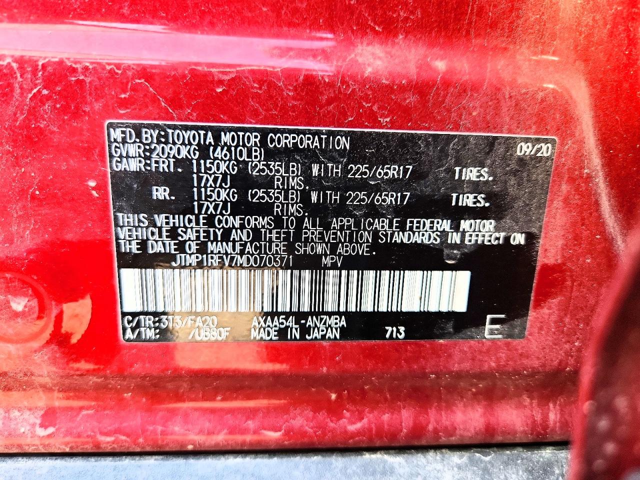 2021 TOYOTA RAV4 XLE photo 25