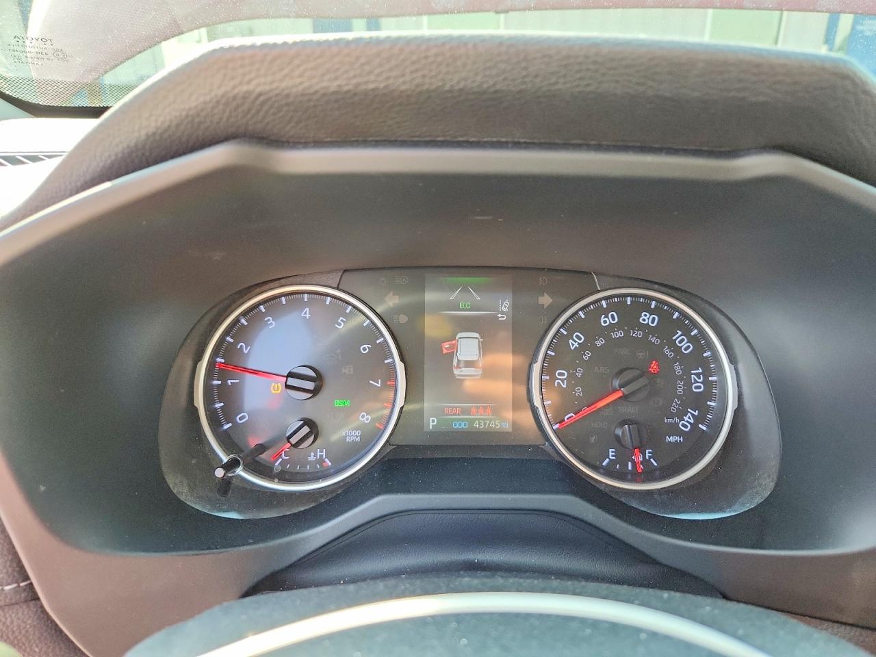 2021 TOYOTA RAV4 XLE photo 17
