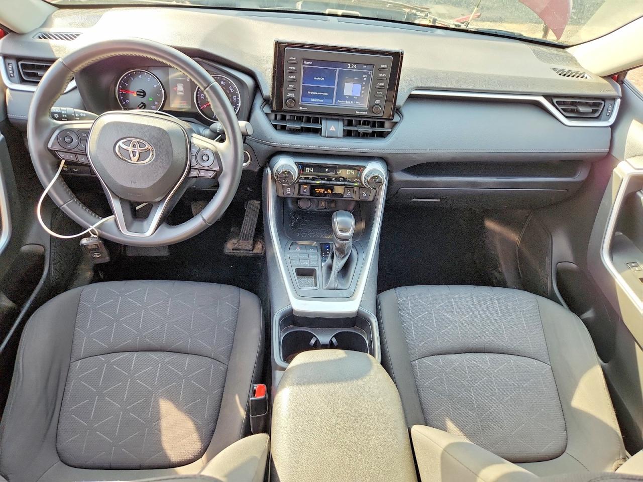 2021 TOYOTA RAV4 XLE photo 15