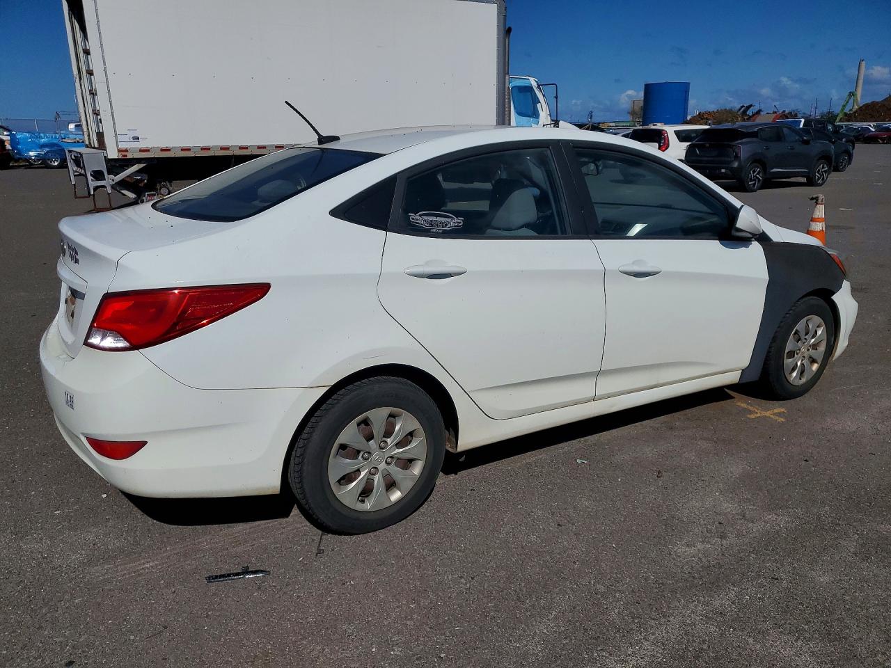 2016 HYUNDAI ACCENT SE photo 5