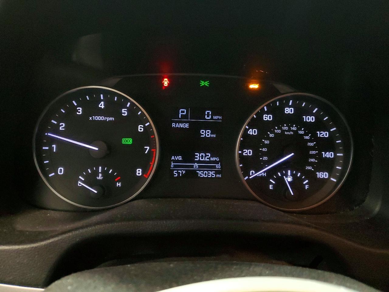 2017 HYUNDAI ELANTRA SE photo 9