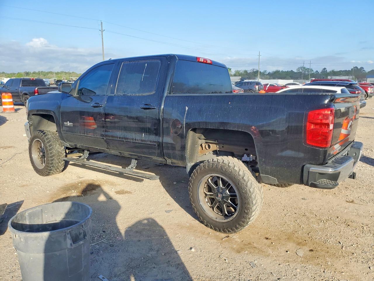 2016 CHEVROLET SILVERADO C1500 LT photo 2