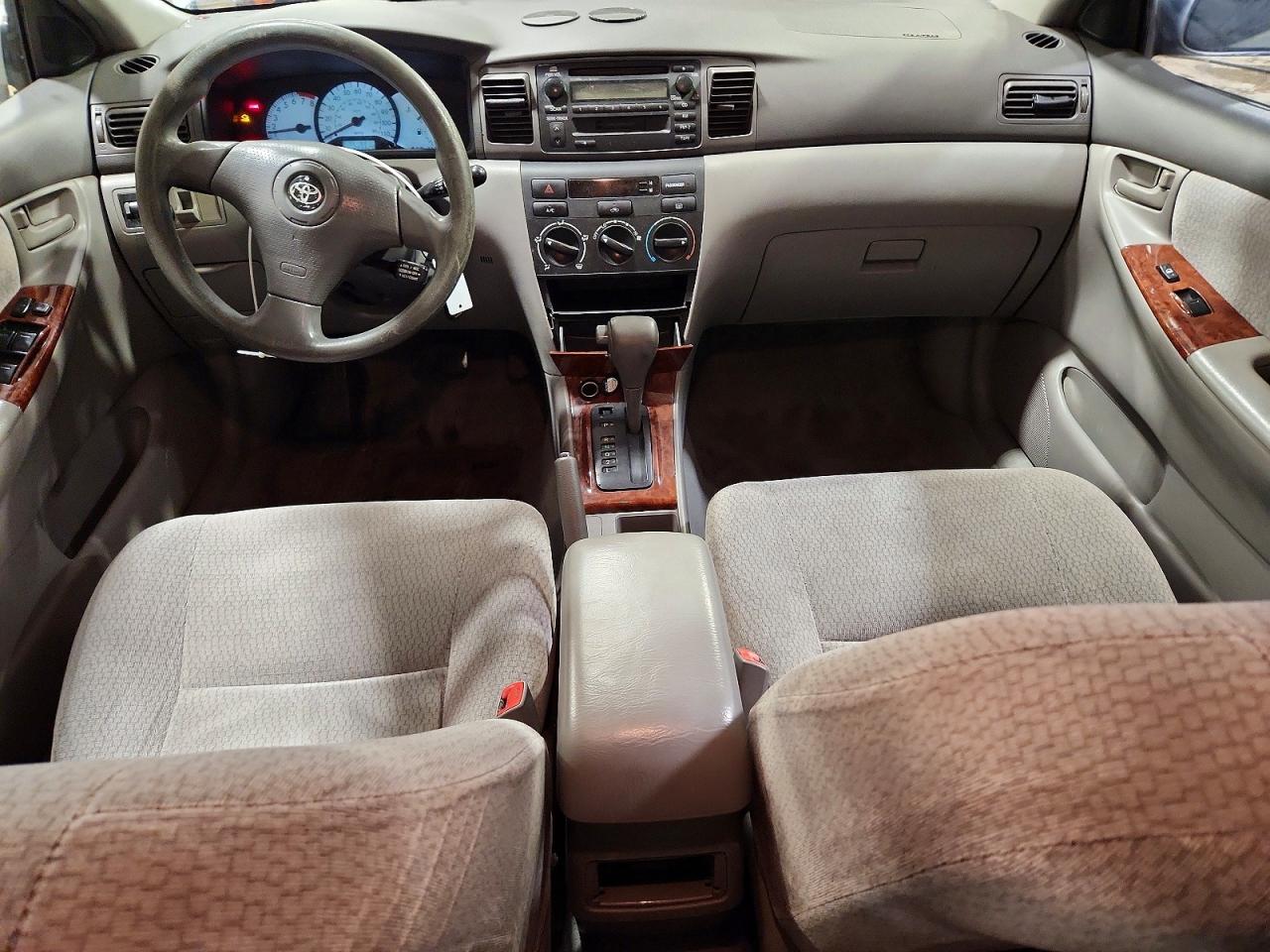 2004 TOYOTA COROLLA LE photo 8