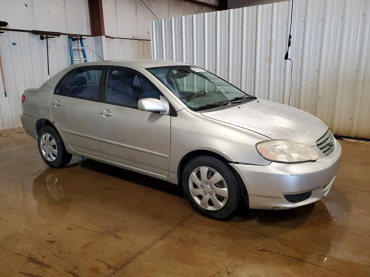 2004 TOYOTA COROLLA LE photo 4