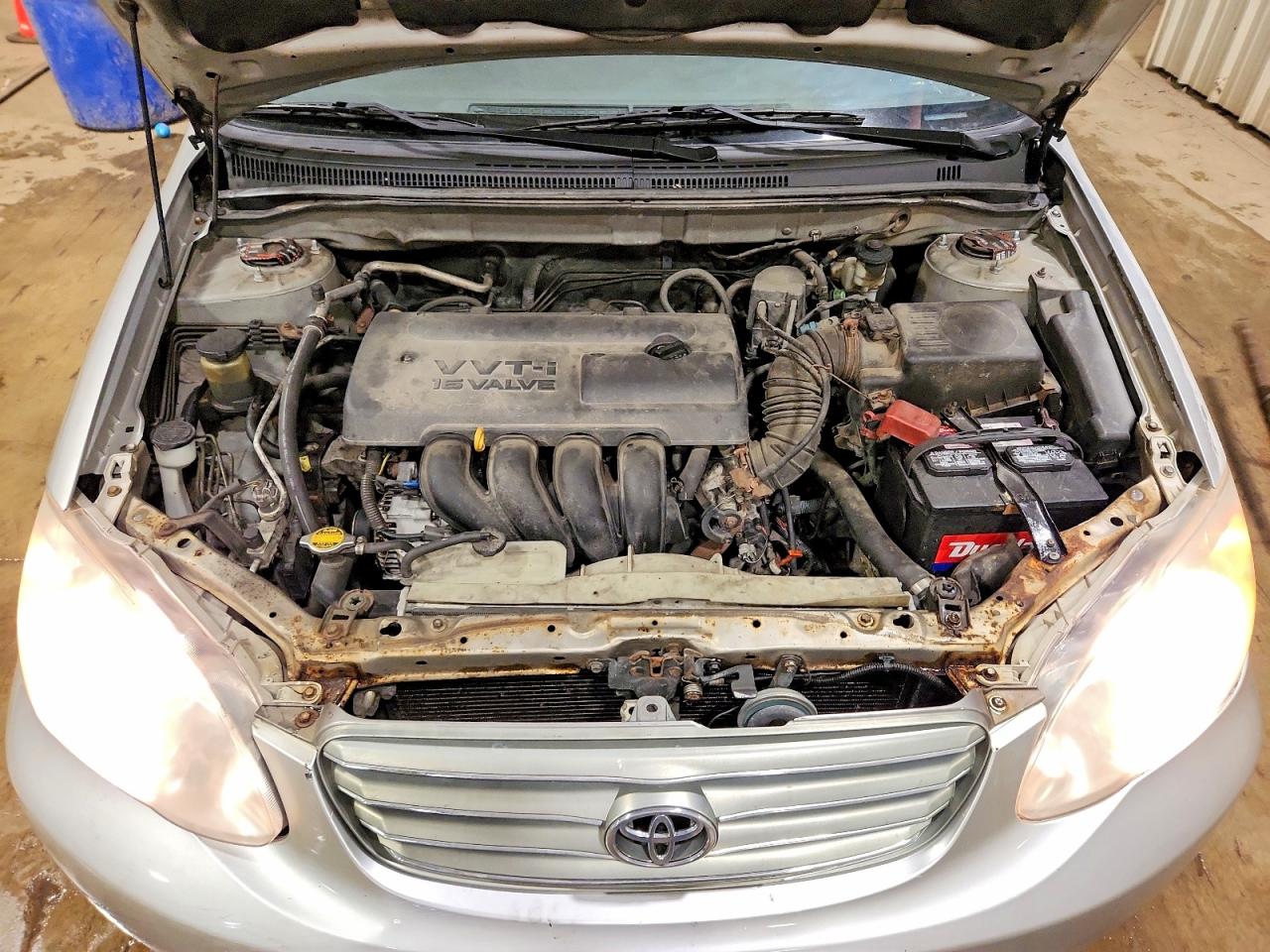 2004 TOYOTA COROLLA LE photo 11