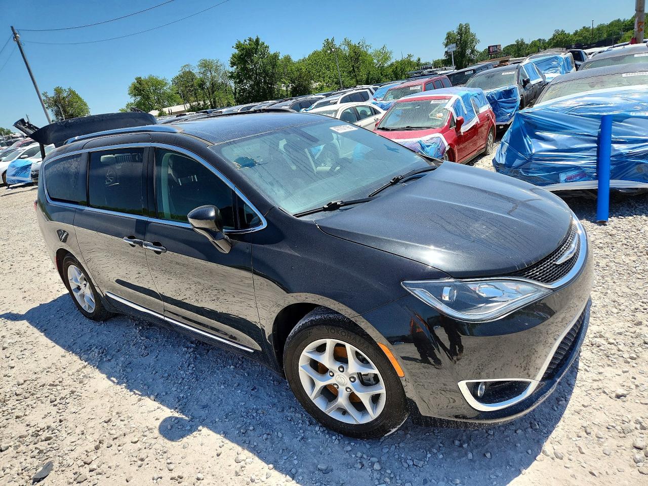 2019 CHRYSLER PACIFICA TOURING L PLUS photo 10