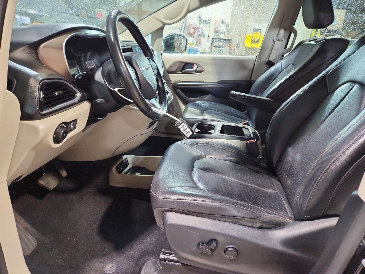 2019 CHRYSLER PACIFICA TOURING L PLUS photo 19