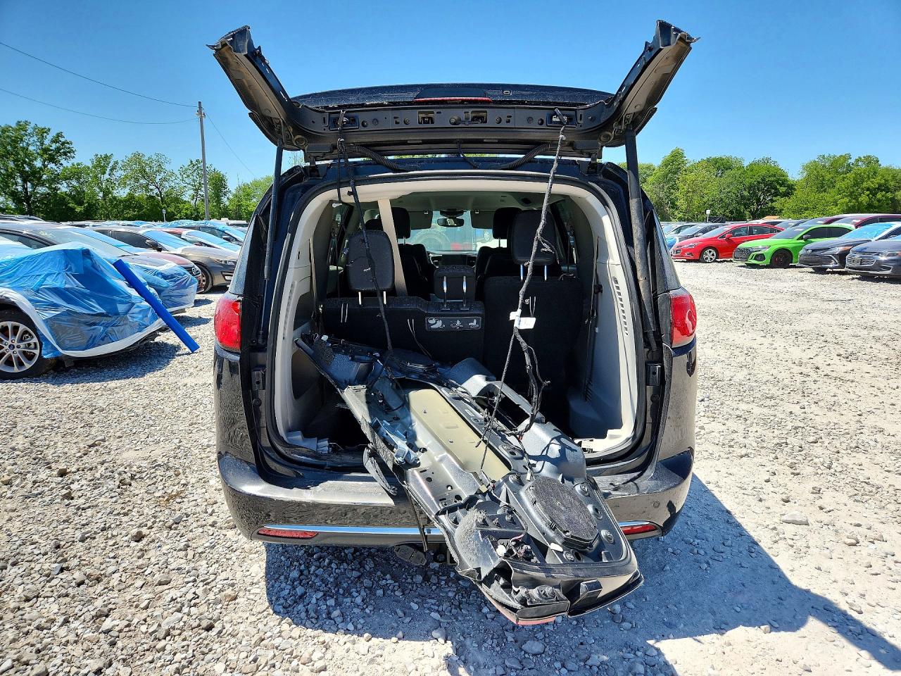2019 CHRYSLER PACIFICA TOURING L PLUS photo 16