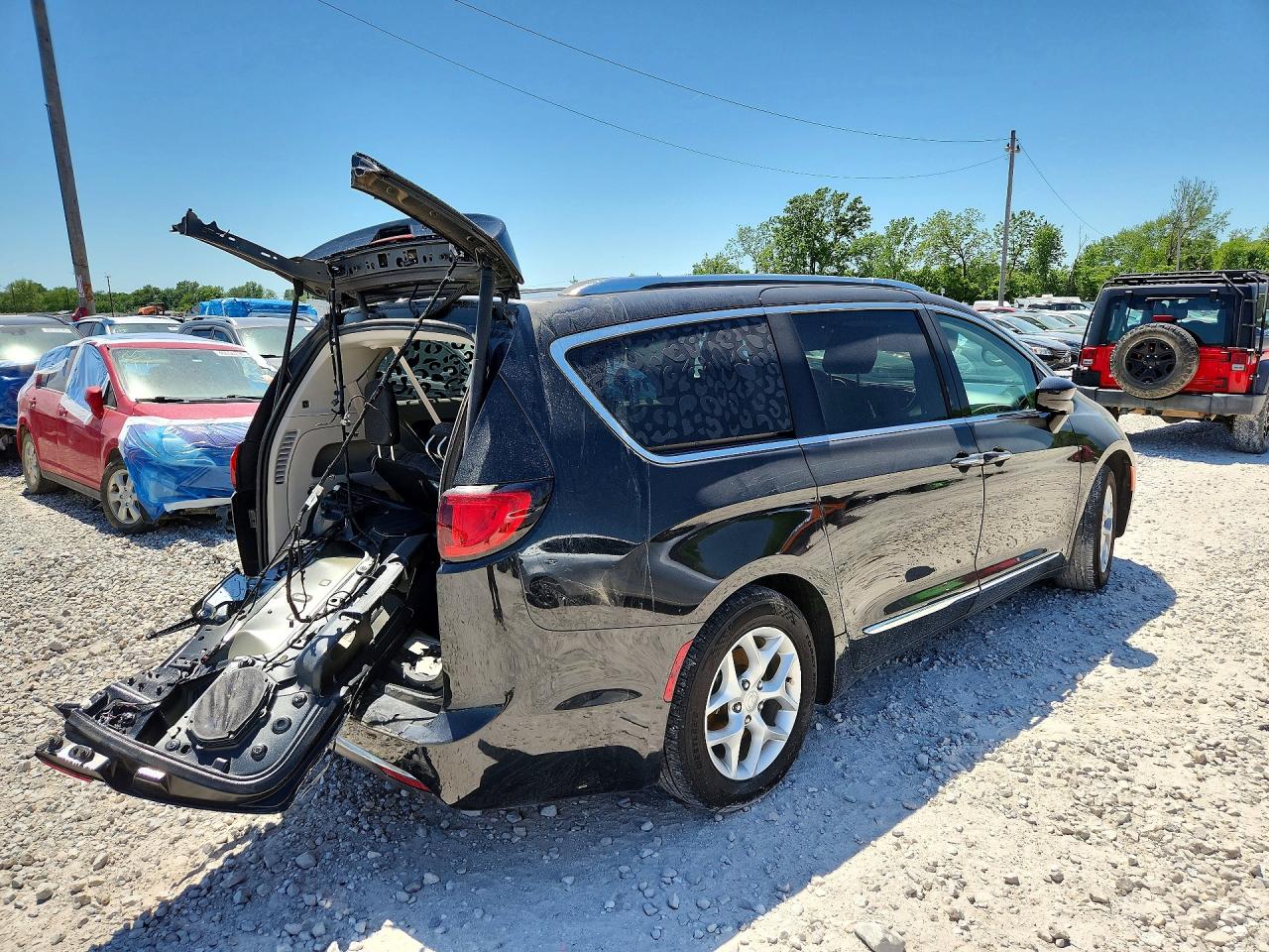 2019 CHRYSLER PACIFICA TOURING L PLUS photo 7