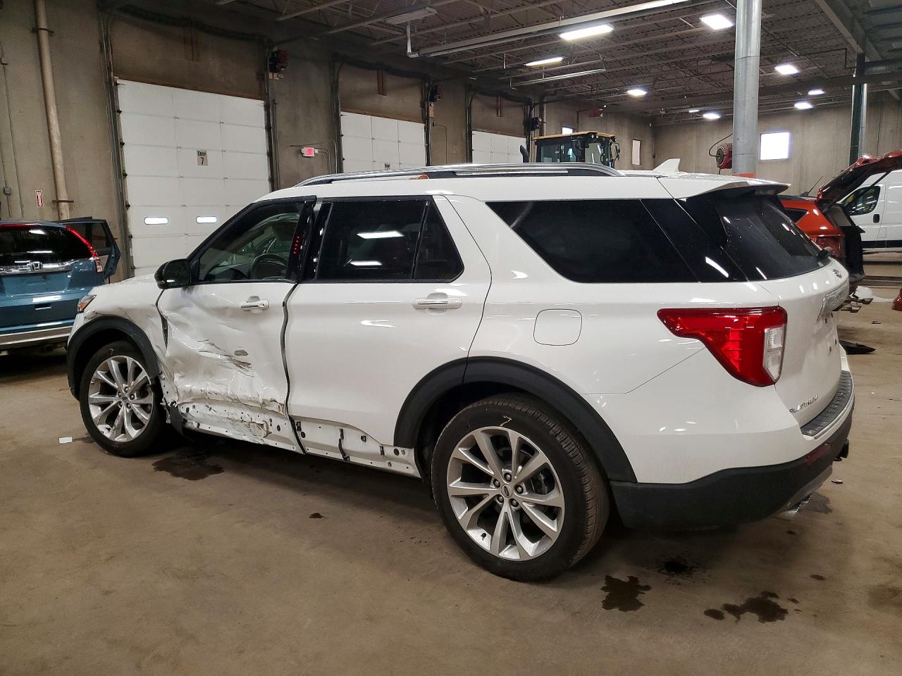 2023 FORD EXPLORER PLATINUM photo 2