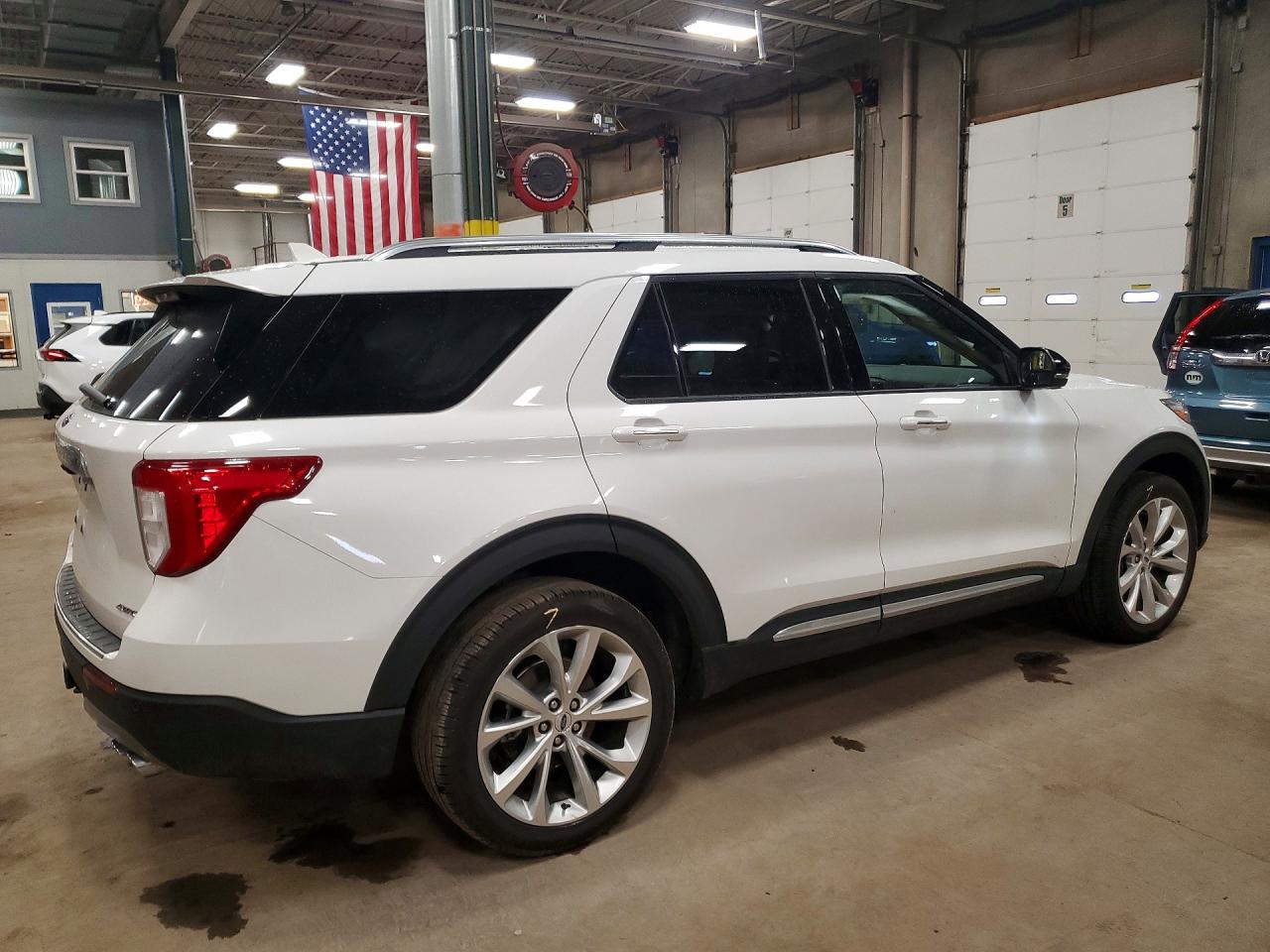 2023 FORD EXPLORER PLATINUM photo 3