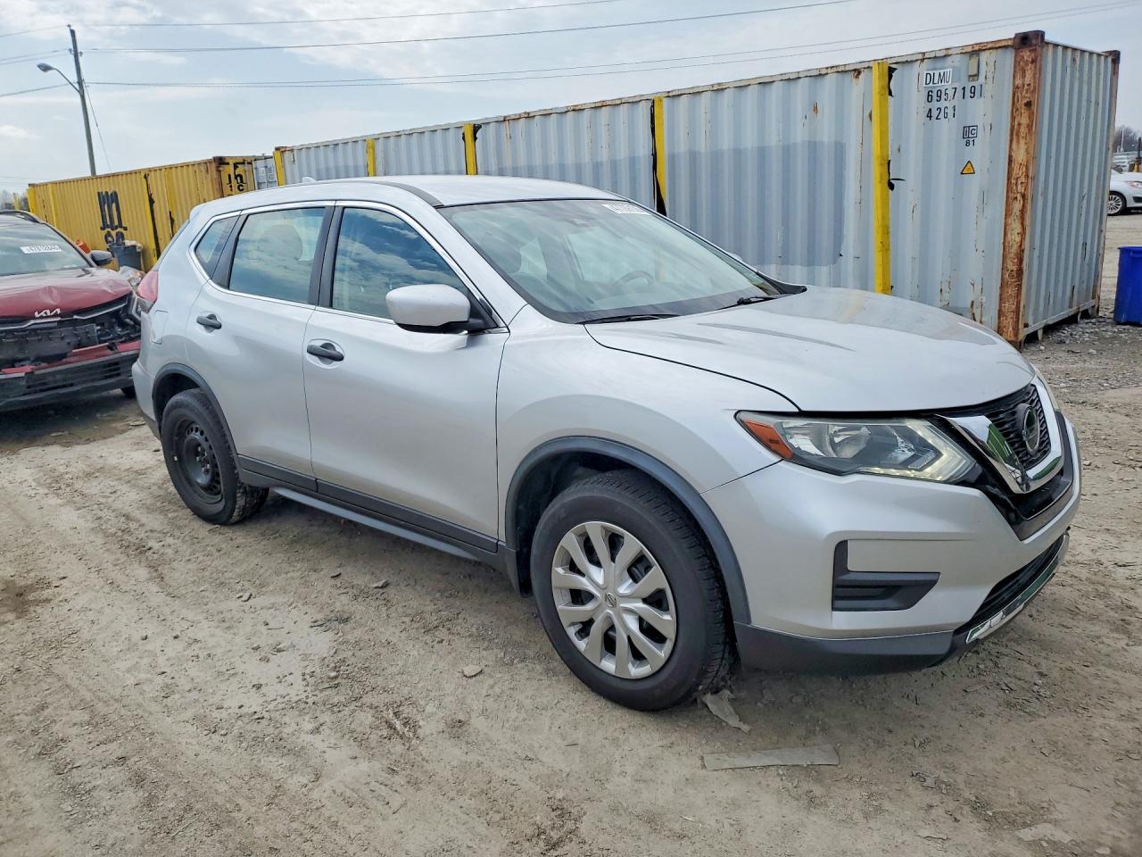 2019 NISSAN ROGUE S photo 4