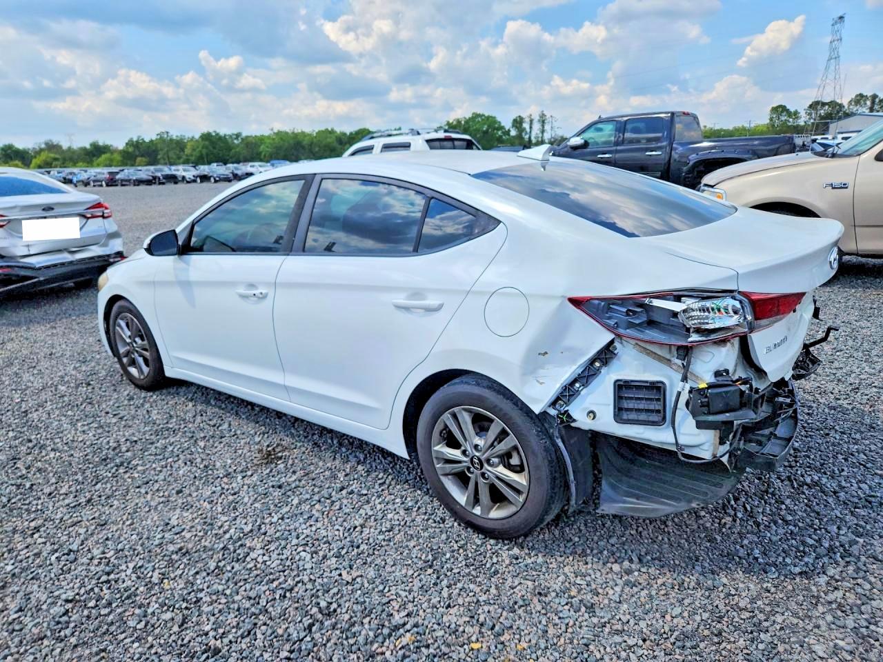 2018 HYUNDAI ELANTRA VALUE EDITION photo 2