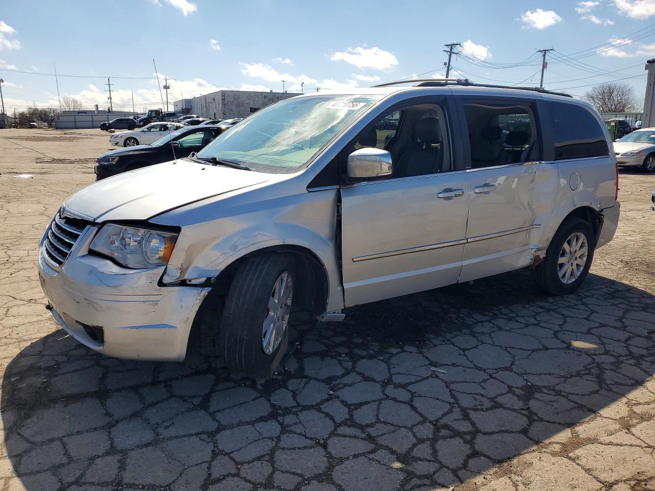2010 CHRYSLER TOWN & COUNTRY