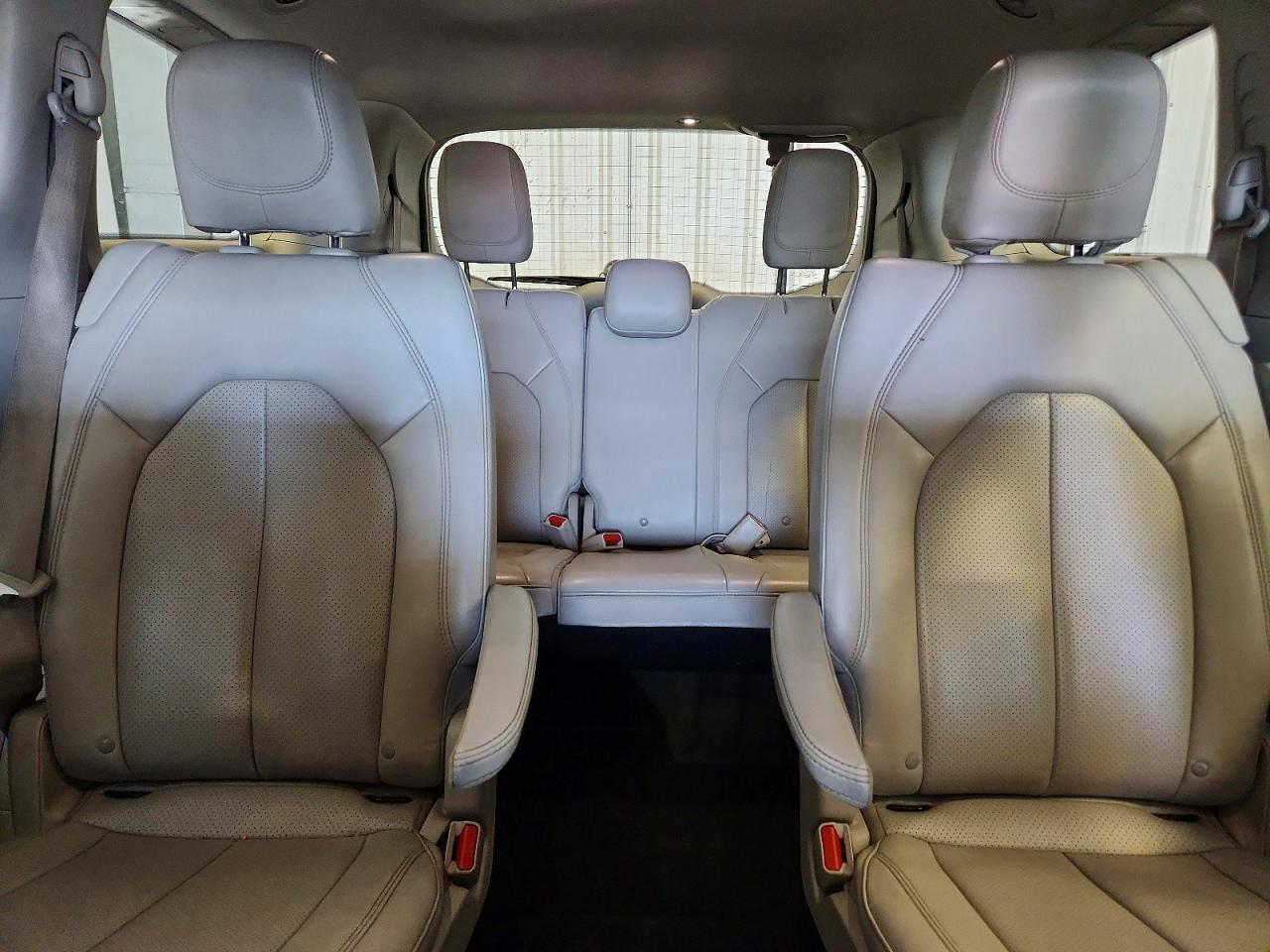 2021 CHRYSLER VOYAGER LXI photo 19