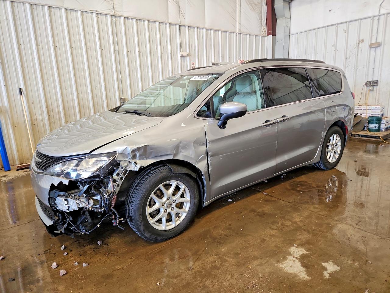 2021 CHRYSLER VOYAGER
