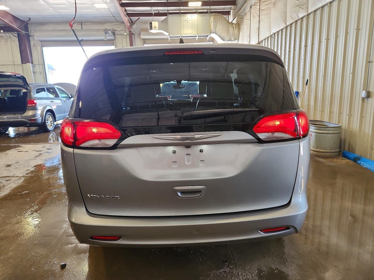 2021 CHRYSLER VOYAGER LXI photo 11