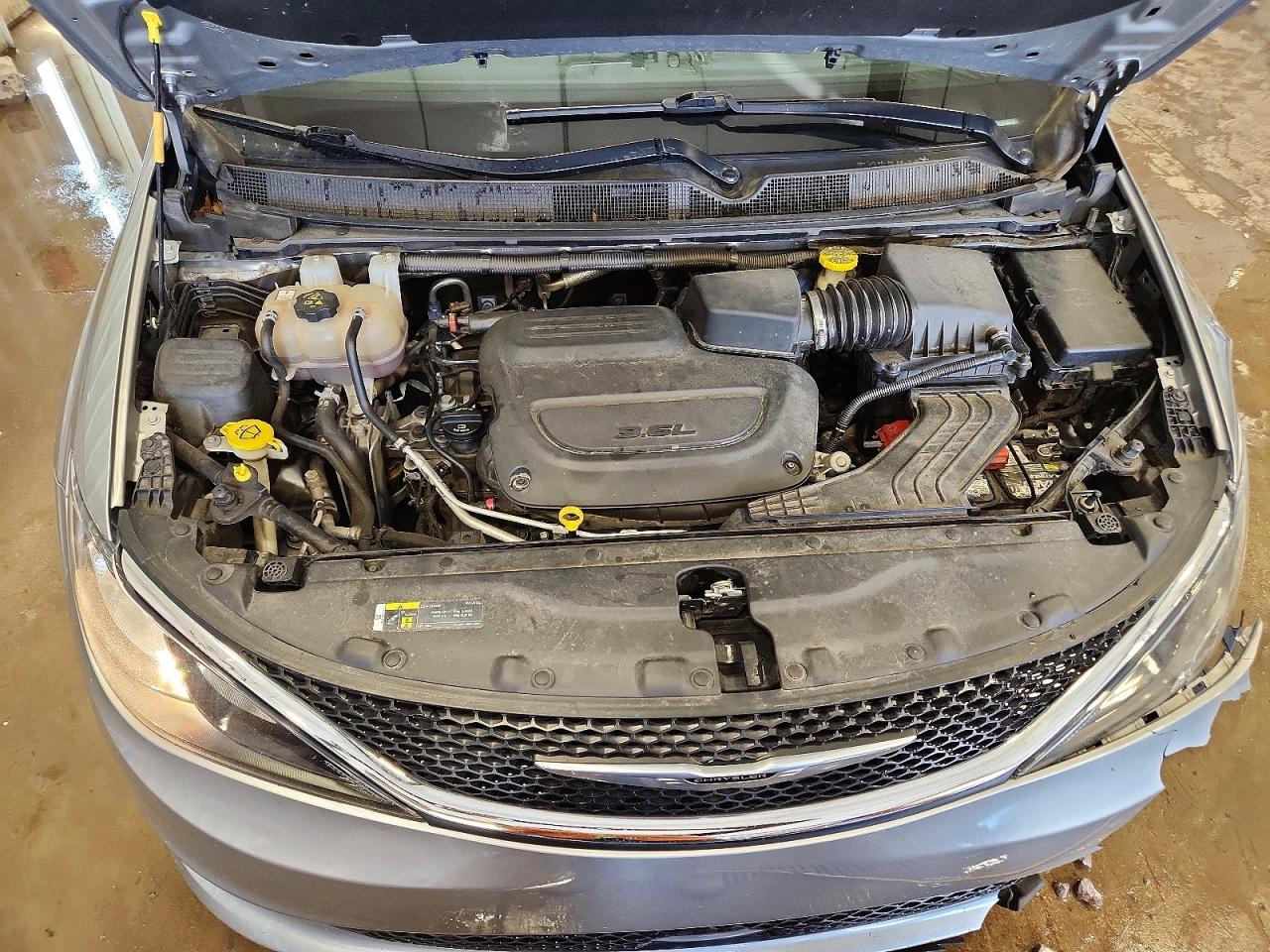 2021 CHRYSLER VOYAGER LXI photo 23