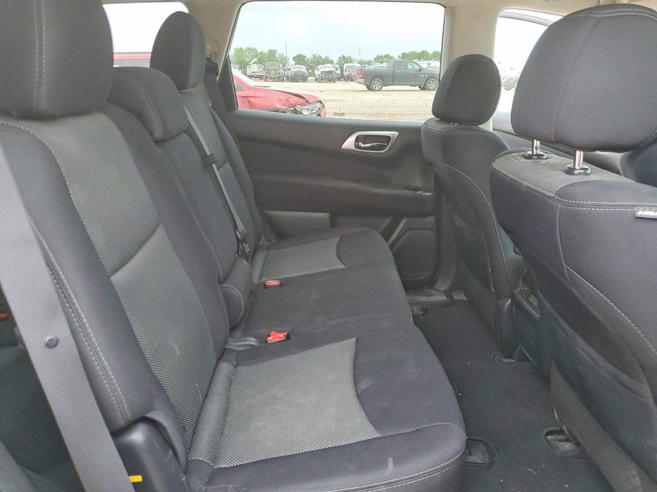 2017 NISSAN PATHFINDER S photo 11