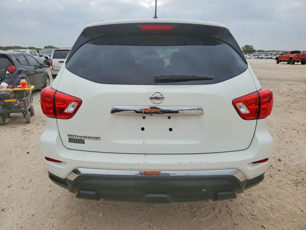 2017 NISSAN PATHFINDER S photo 6