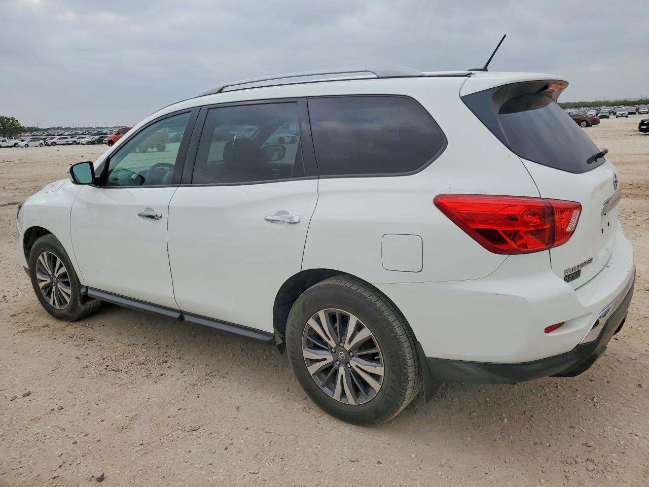 2017 NISSAN PATHFINDER S photo 2