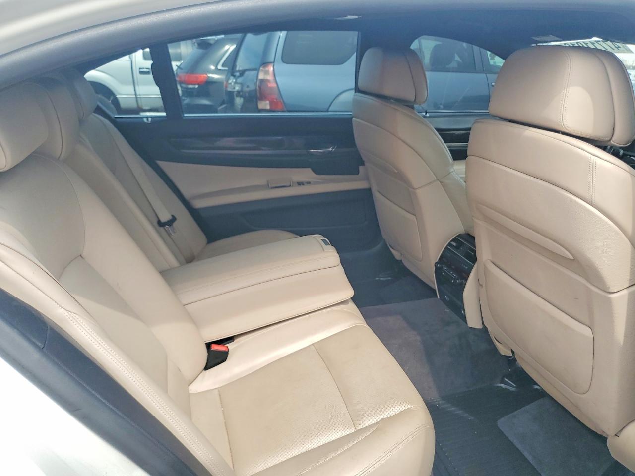 2011 BMW 750 LXI photo 10
