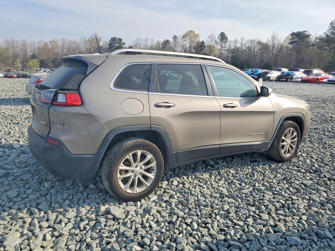 2019 JEEP CHEROKEE LATITUDE photo 7